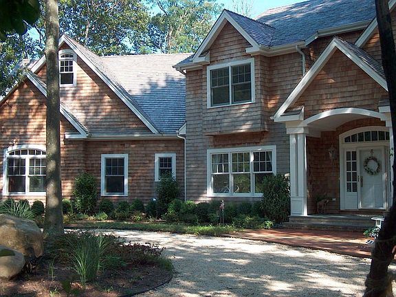 Circular driveway