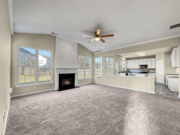 3rd image of 1435 Cantwell Ct