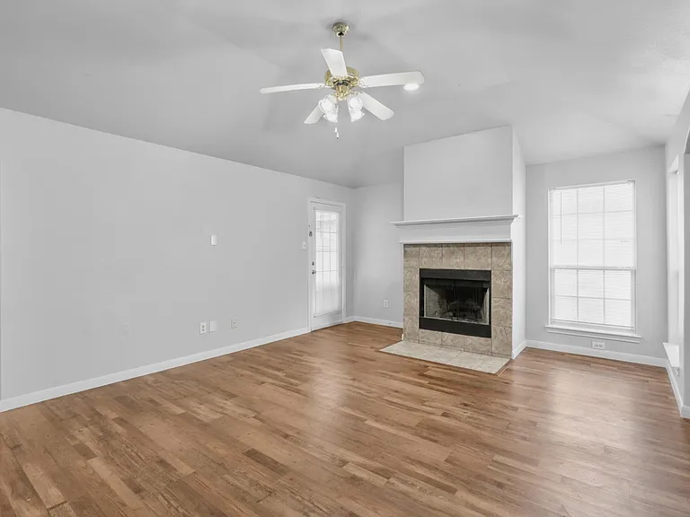 9212 Coral Ln — Photo 5