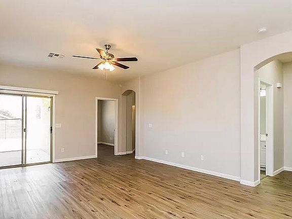 3rd image of 1166 W Vineyard Plains Dr