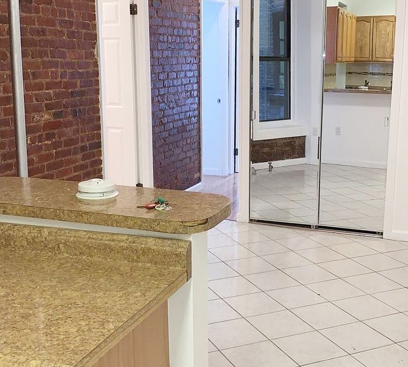 2nd image of 42 Rivington St #6R