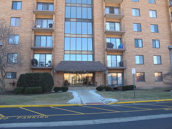 2nd image of 1717 W Crystal Ln Unit 609