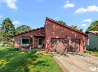 4 Red Oak Ln, Springfield, IL 62712