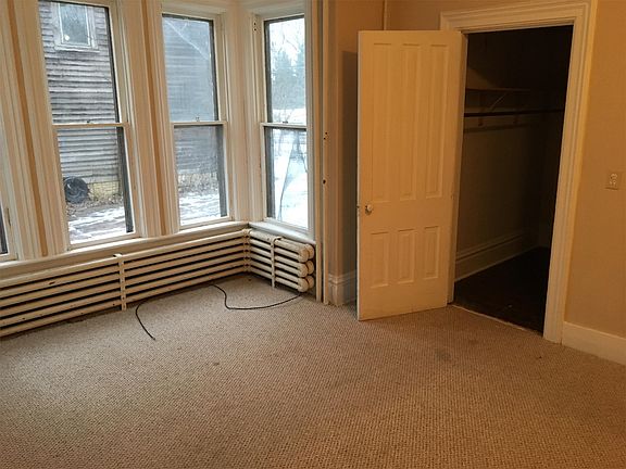 4th image of 332 N Jackson St APT 2