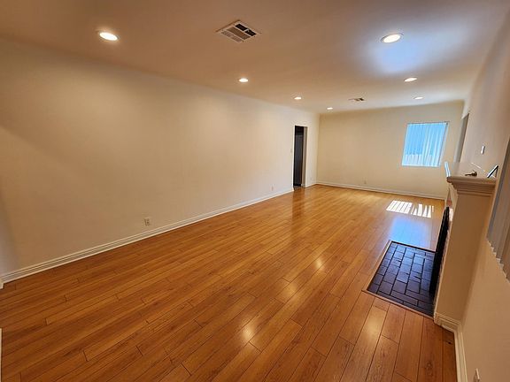 2nd image of 11566 Kittridge St
