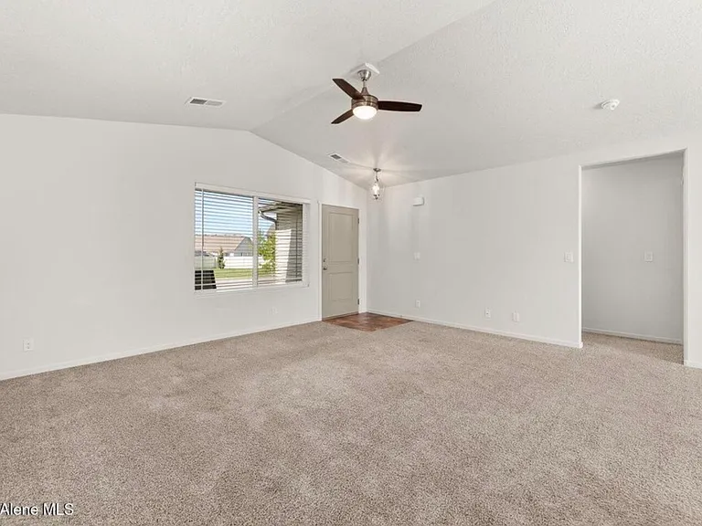 1526 N Minam Loop — Photo 19