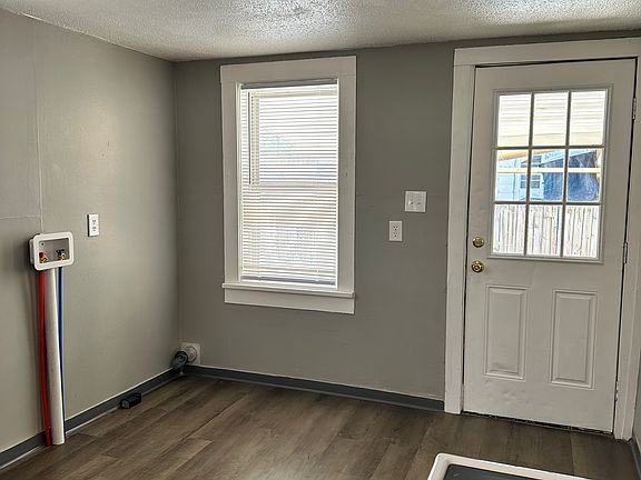 4th image of 611 School Ave