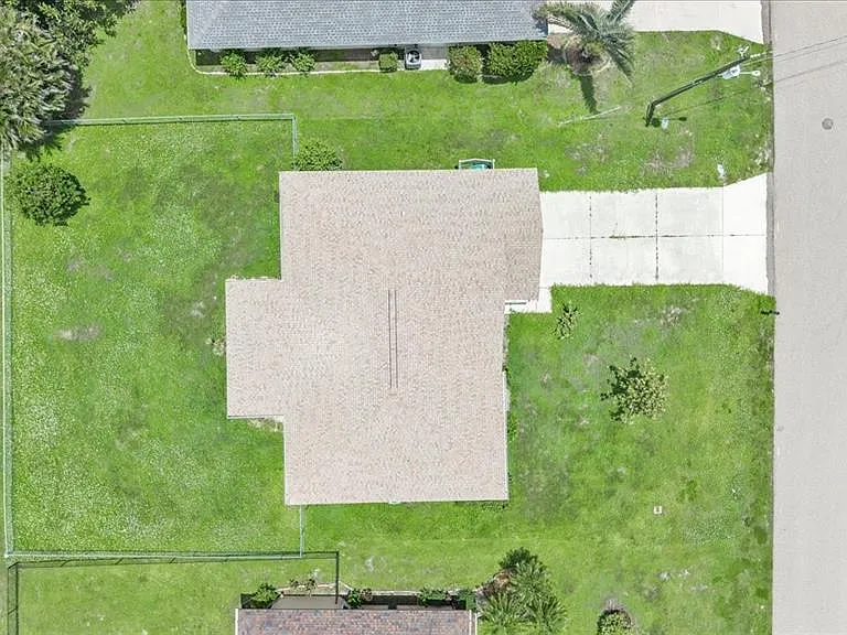 1708 Blue Lake Cir — Photo 35