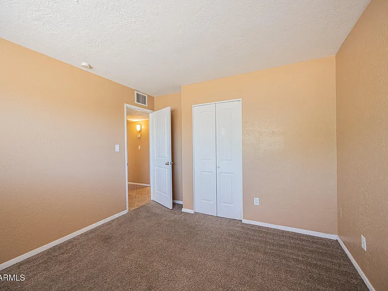 2130 W Cortez Ave — Photo 16