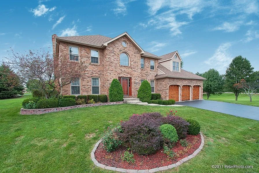 410 Shagbark Ln photo 1