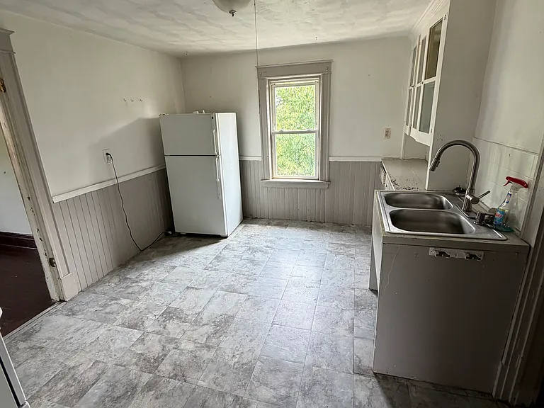 1957 Cudaback Ave #5 — Photo 4