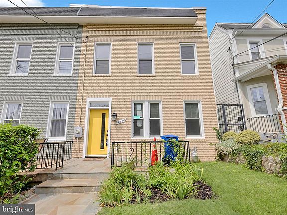 3rd image of 4210 4th St NW