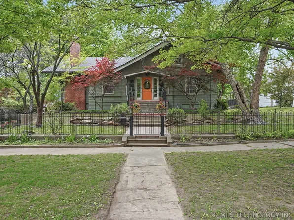 236 W 6th Ave, Bristow, OK 74010