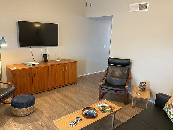 5th image of 302 E Oraibi Dr
