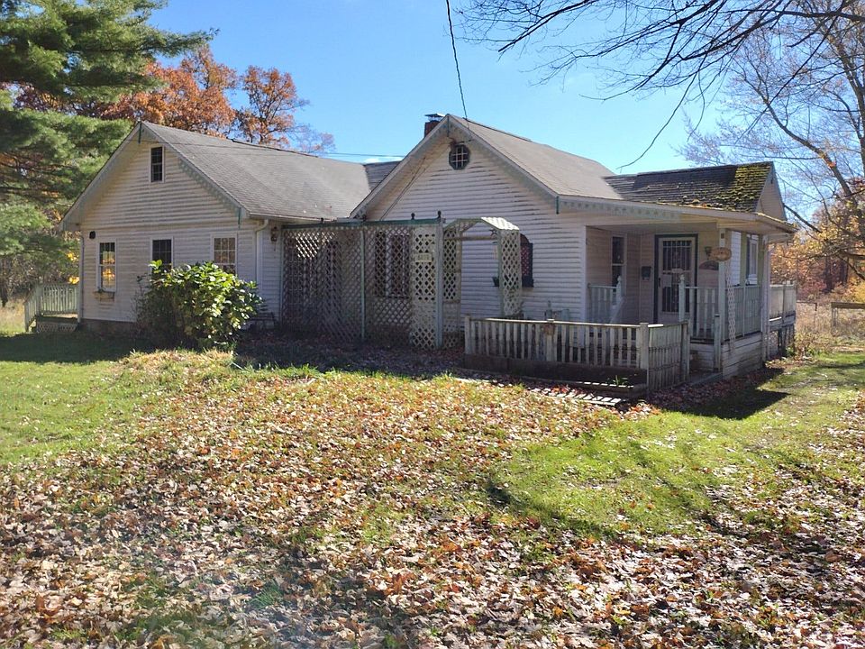 6151 Oak St, Lowellville, OH 44436 Zillow