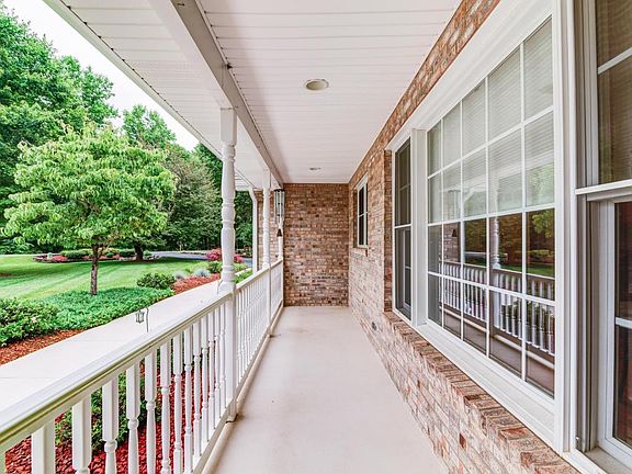 3rd image of 479 Boxwoodgreen Dr