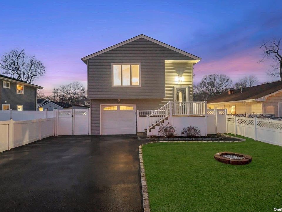 1st image of 139 Moriches Avenue