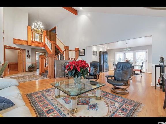 3rd image of 8101 S Pinecreek Ln