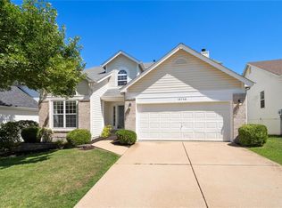16756 Hickory Crest Dr, Ballwin, MO