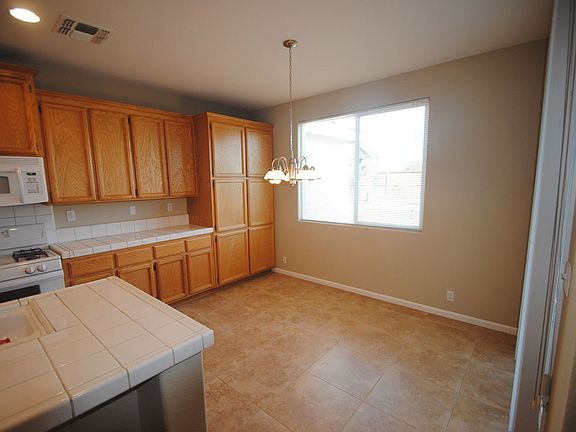 4th image of 2464 Empire Ct