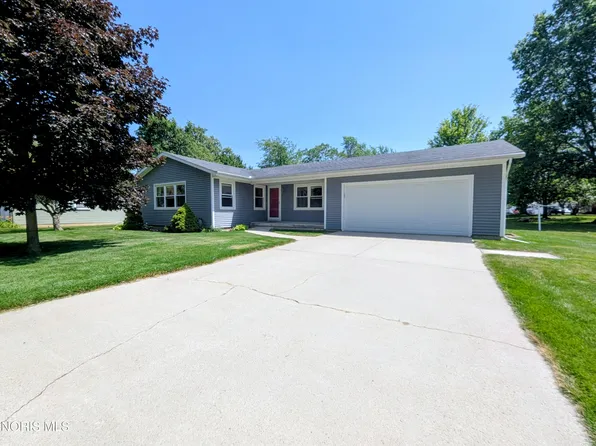 714 E North St, West Unity, OH 43570