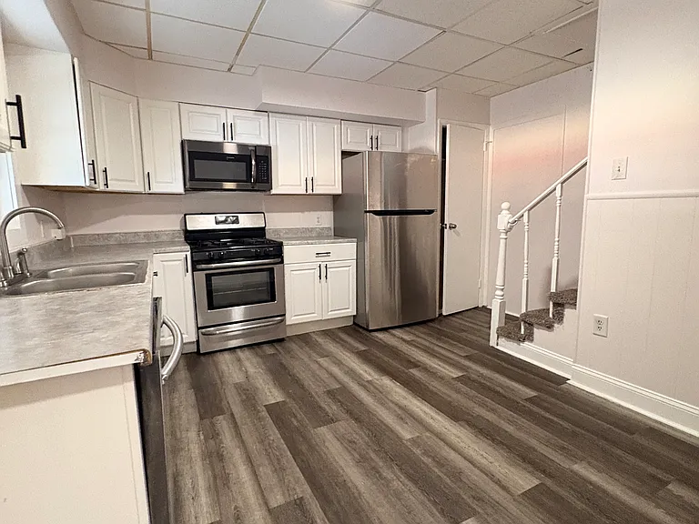 767 Roebling Ave — Photo 7