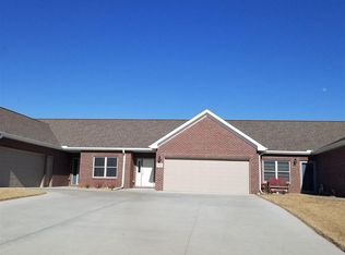 902 Meadow St, Beatrice, NE 68310