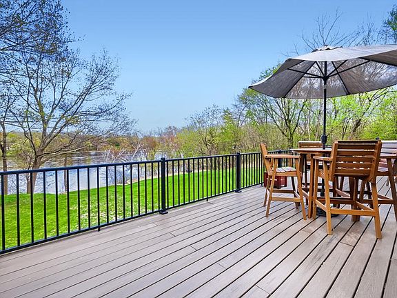3rd image of 18130 Robinson Cir