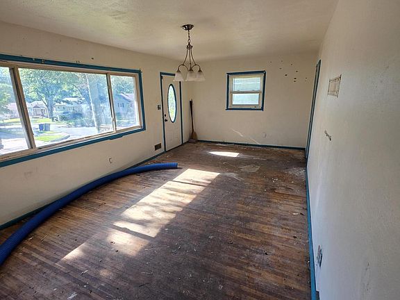 4th image of 546 Shasta Dr