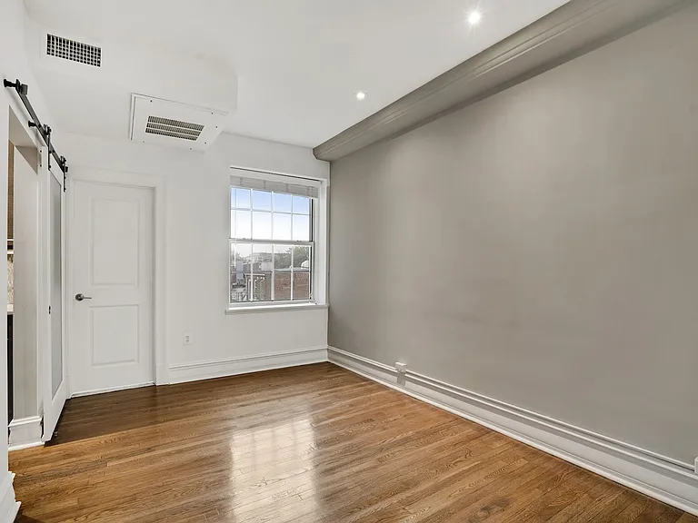 1801 16th St NW #203 — Photo 18