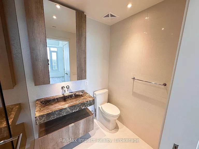 11 Yorkville Ave #4602 — Photo 16