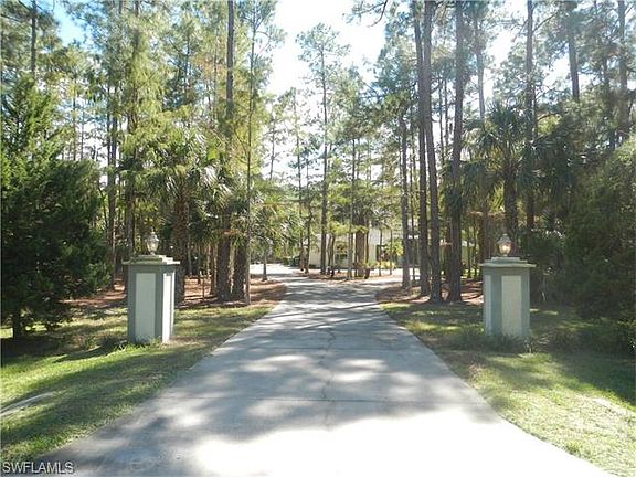 2nd image of 4870 Coral Wood Dr