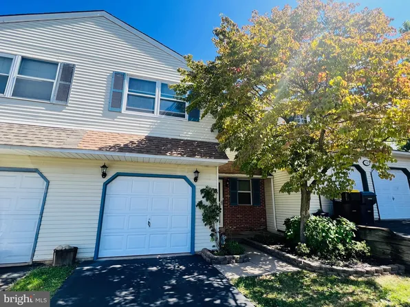 120 Henning Dr, North Wales, PA 19454