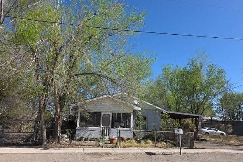 1st image of 214 Bernard Ave