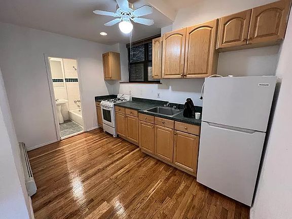 3rd image of 57 Clinton St APT 2A