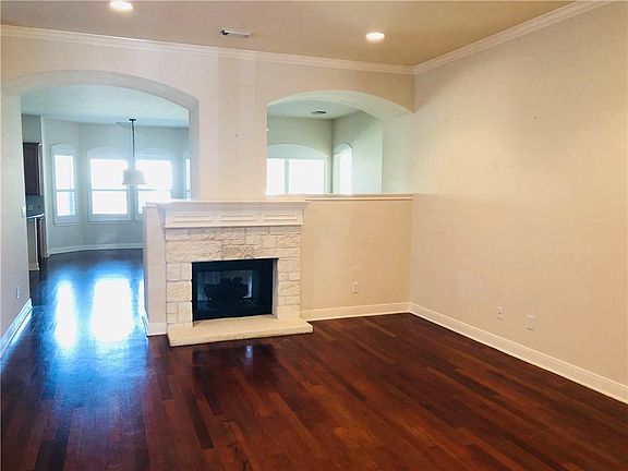 4th image of 15409 Interlachen Dr