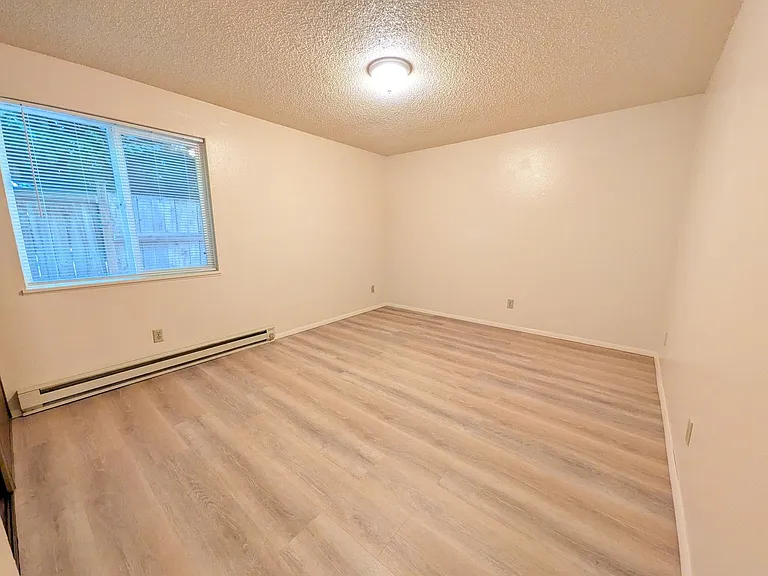 Chelsea Manor Apartments — Photo 42