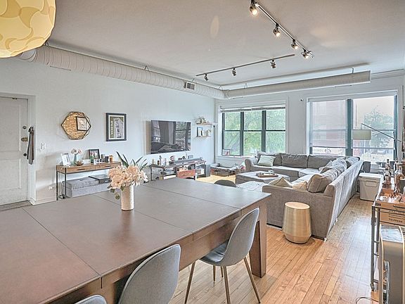 4th image of 1121-23 N Ashland Ave #1123-2F