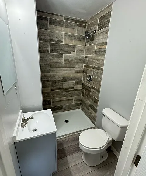11506 Warwick Blvd — Photo 2