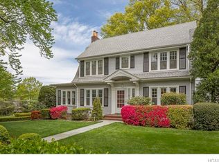37 Brookside Cir, Bronxville, NY 10708