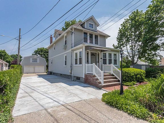 2nd image of 922 Southard St