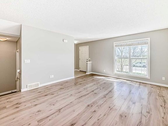 4th image of 393 E Legacy Blvd SE