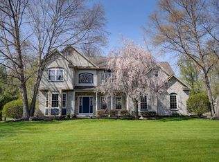 4 Splendor Wood Dr, Penfield, NY 14526