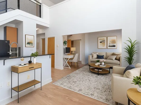599 Pandora Ave #323, Victoria, BC V8W 1N5