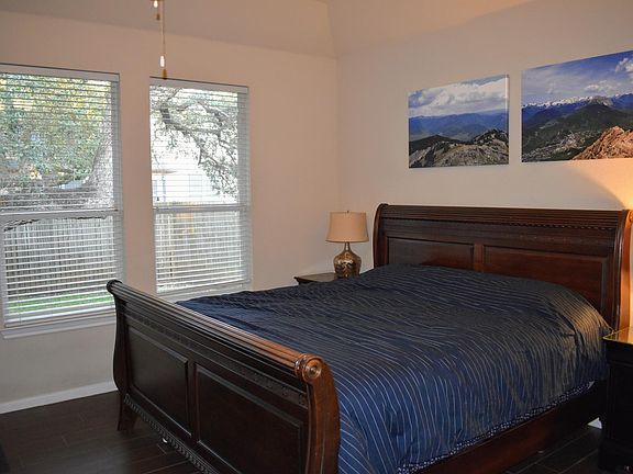 5th image of 5020 Bluestar Dr