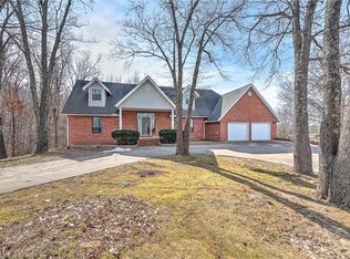 9420 Cottonwood Ln, Bentonville, AR 72712