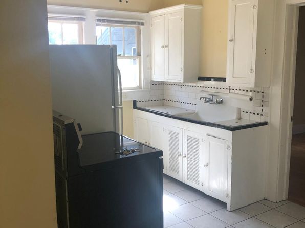 1401 E Jefferson St APT 3