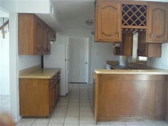 5th image of 104 Yorkshire Ct
