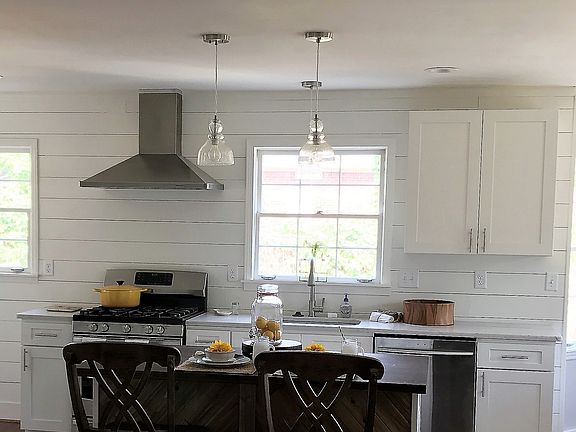 5th image of 720 Kendall Dr