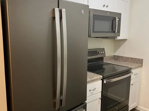 1105 Peggy Dr APT 8, Hummelstown, PA 17036
